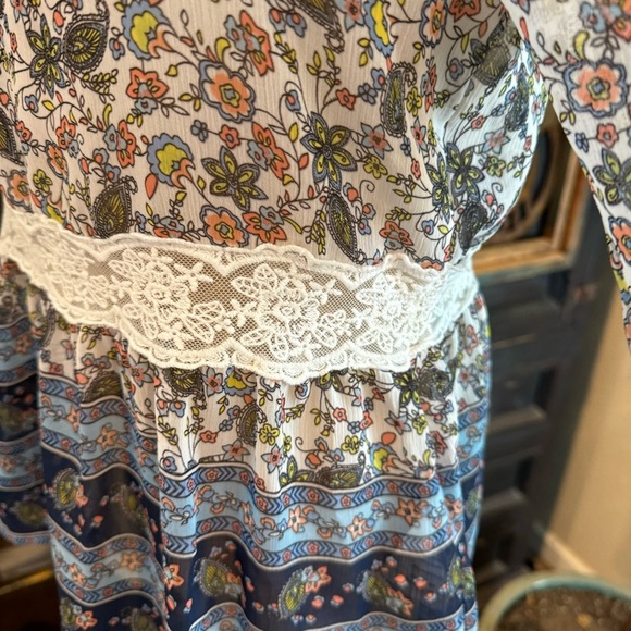 Altar’d State Floral Chiffon Retro Peasant top - Picture 14 of 16